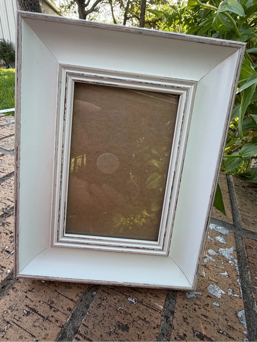 White Distressed Shabby Chic Wood Picture 6x4”Frame - Hanging or Standing